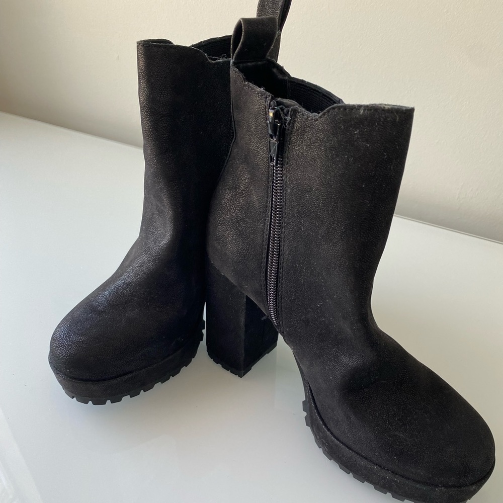 Black boots mix 6